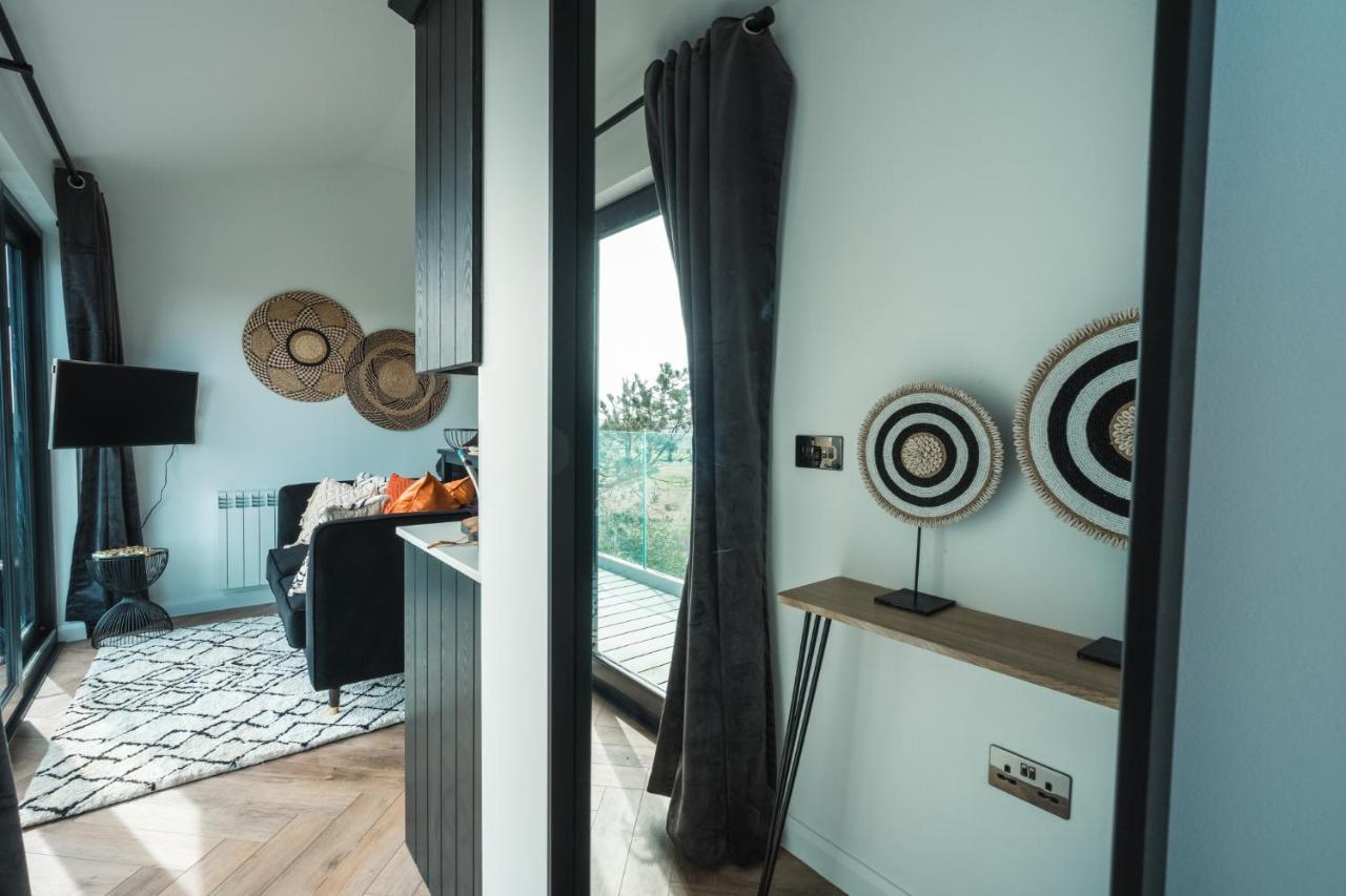 Priory Bay Escapes - Visum Apartment Tenby Luaran gambar